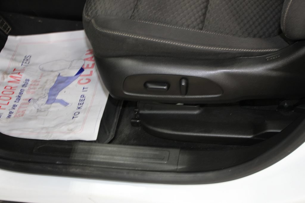 Used 2019 GMC Acadia SLE FWD image 13
