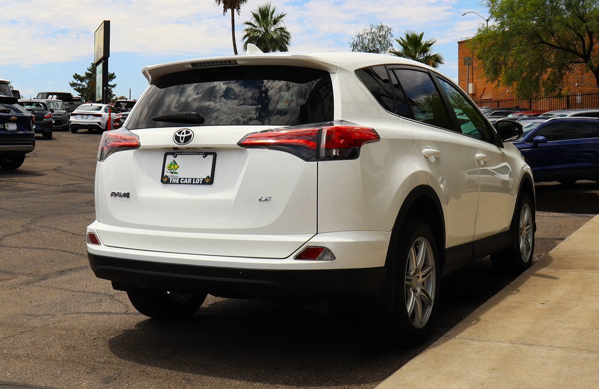 Used 2018 Toyota RAV4 LE w/ All Weather Liner Package FWD image 13