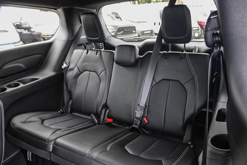 New 2027 Chrysler Pacifica Select FWD image 20