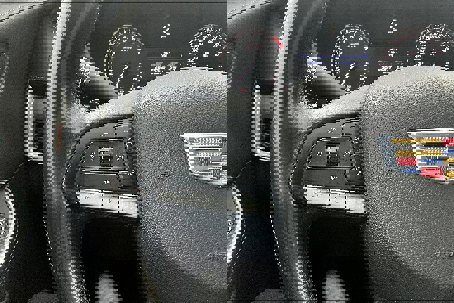 Used 2021 Cadillac XT4 Premium Luxury image 22