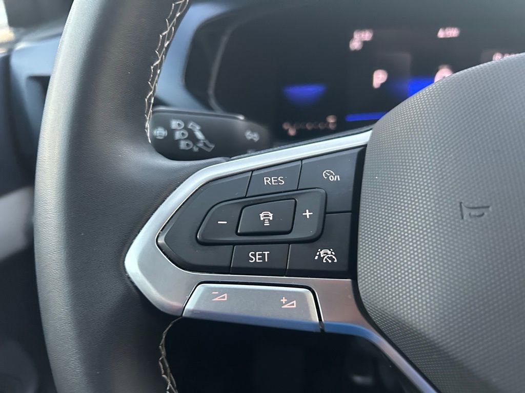 Used 2022 Volkswagen Taos SE w/ Driver Assistance Package image 16