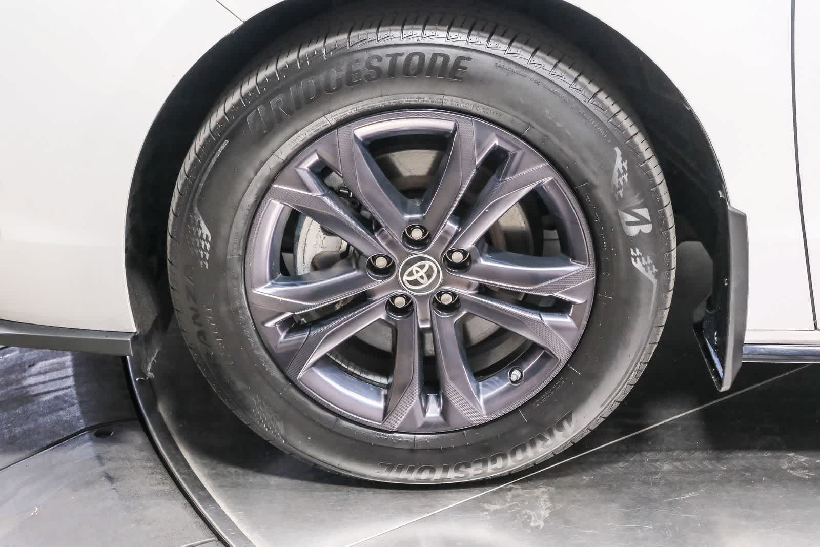 Used 2024 Toyota Sienna XSE w/ XSE Plus Package AWD/4WD image 10