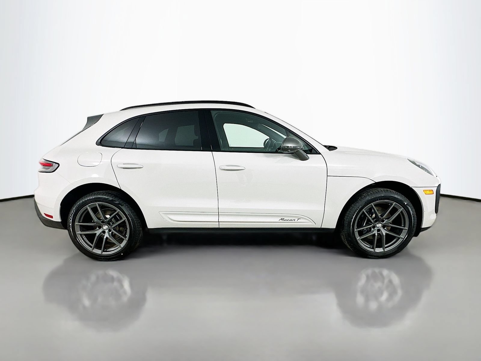 New 2026 Porsche Macan Turbo AWD/4WD image 4