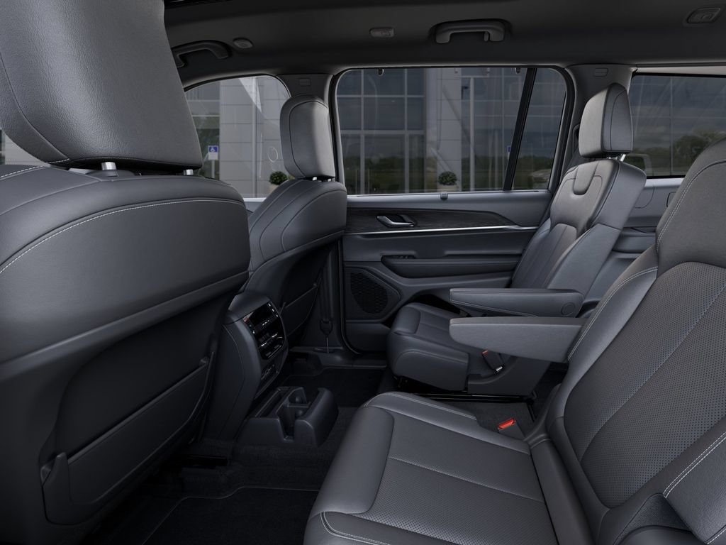 New 2025 Jeep Grand Cherokee L Limited w/ Luxury Tech Group II AWD/4WD image 24