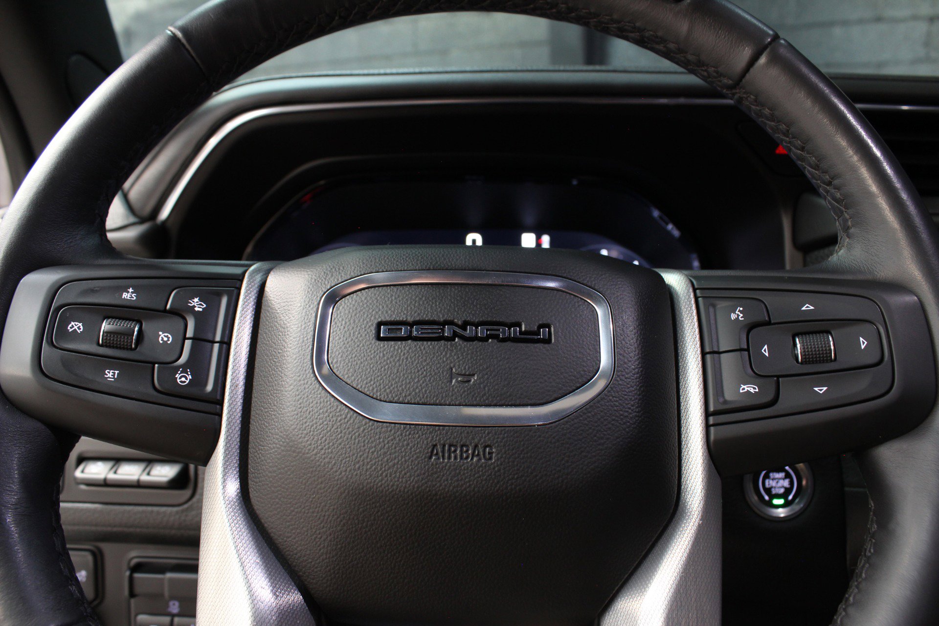 Used 2023 GMC Yukon Denali w/ Advanced Technology Package image 63