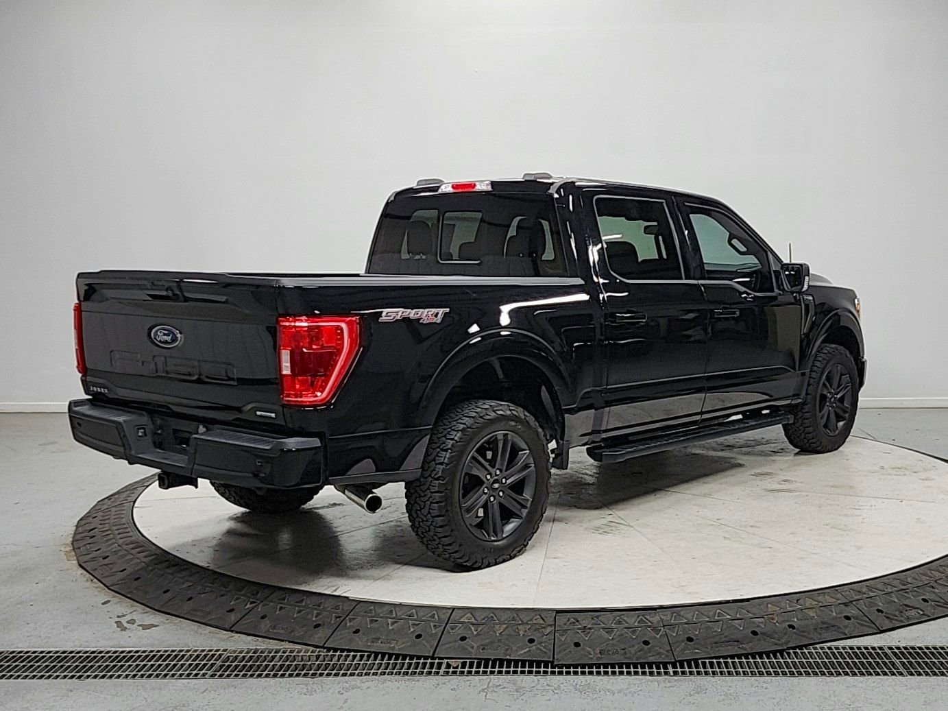 Used 2023 Ford F150 XLT w/ Equipment Group 302A High image 7