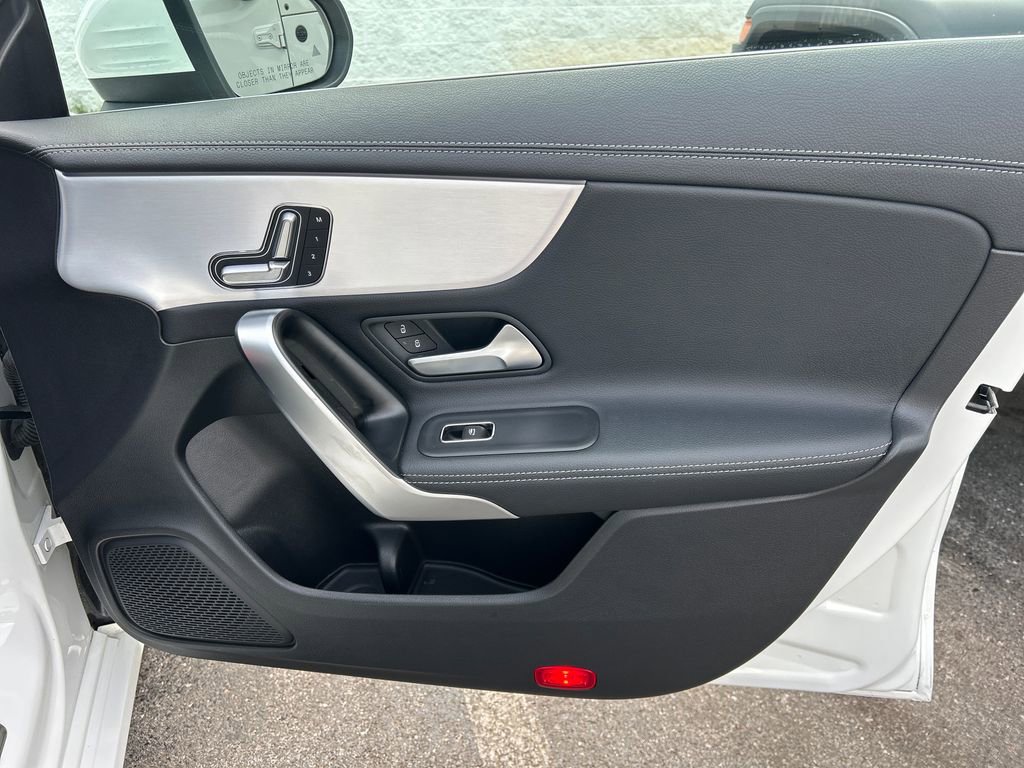 Used 2025 Mercedes-Benz CLA 250 image 36