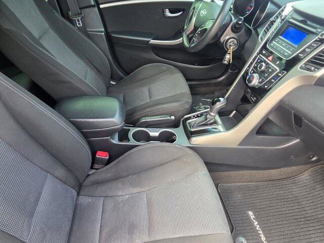 Used 2016 Hyundai Elantra GT image 31