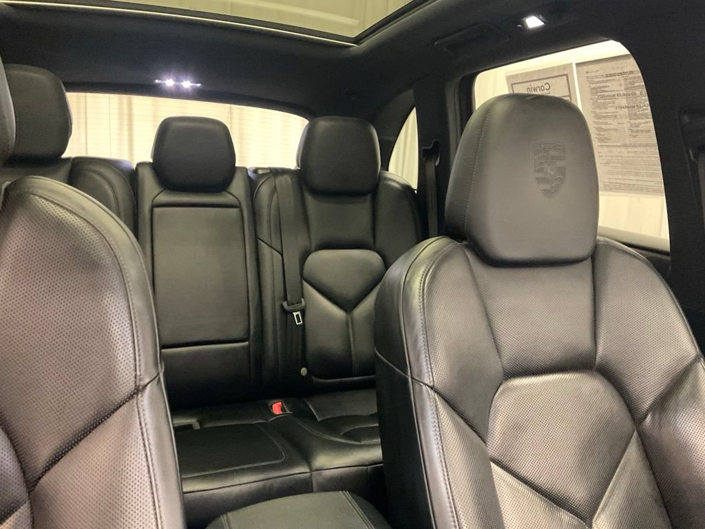 Used 2016 Porsche Cayenne AWD/4WD image 31