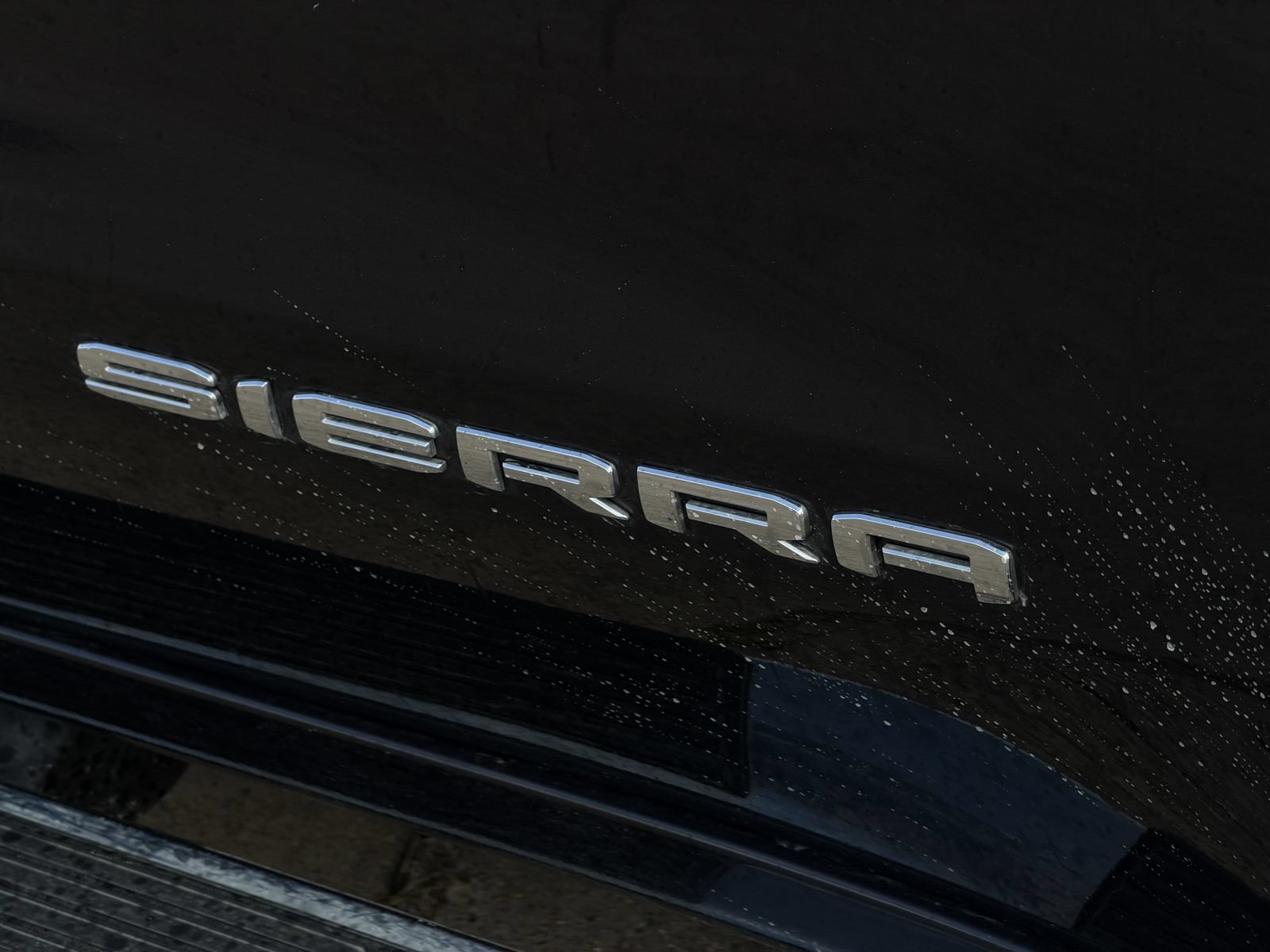 Used 2025 GMC Sierra 1500 SLT AWD/4WD image 12