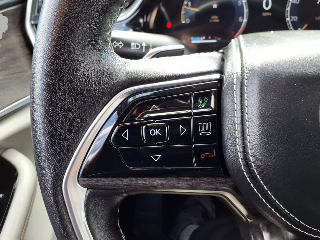 Used 2022 Jeep Grand Cherokee L Overland w/ Luxury Tech Group IV AWD/4WD image 13