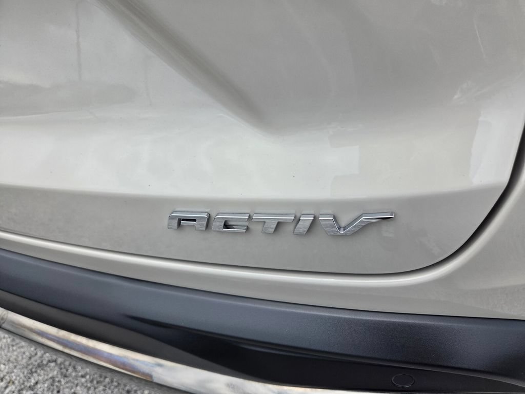 Used 2026 Chevrolet Trax ACTIV w/ Sunroof Package FWD image 12