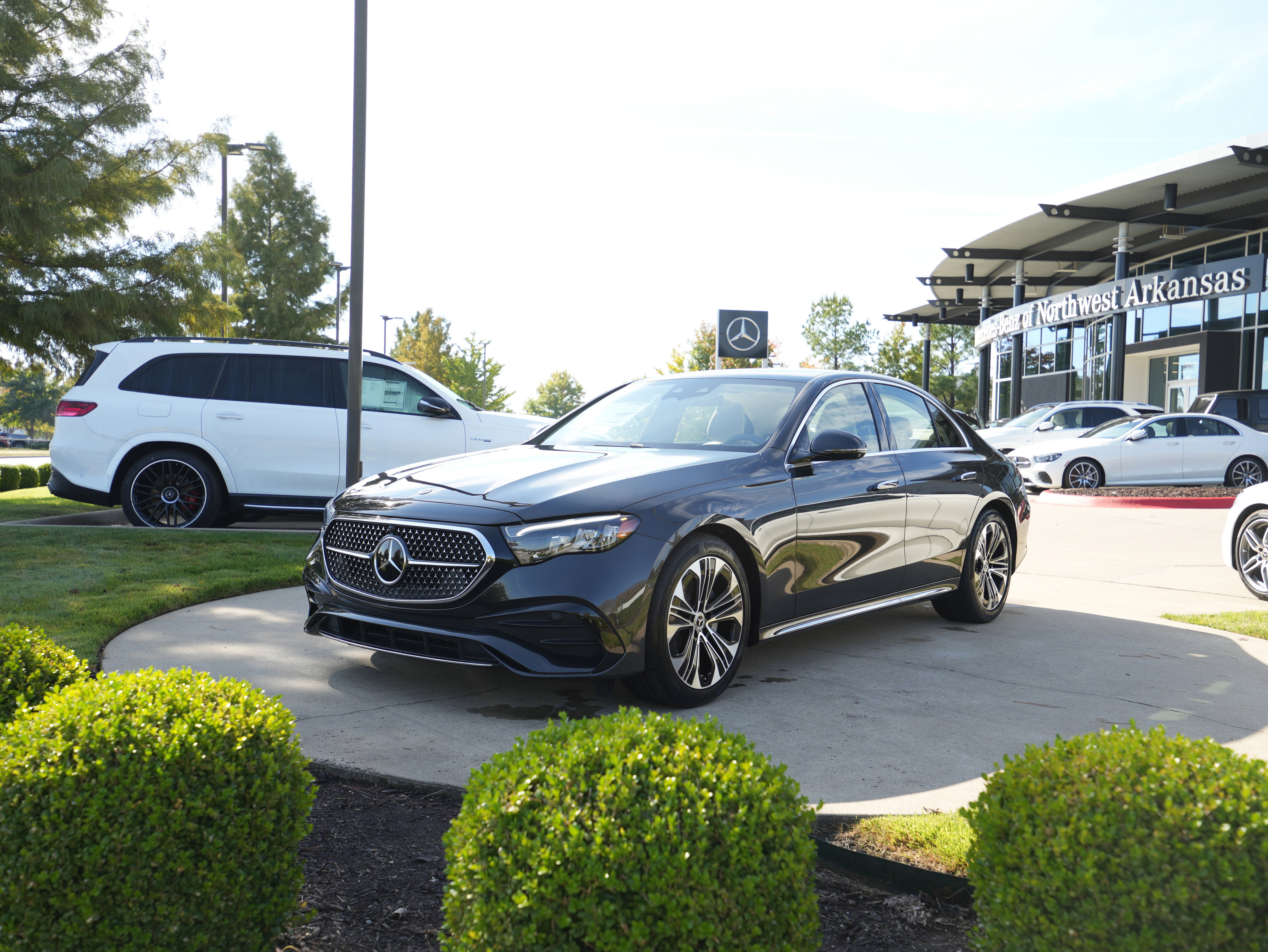 New 2026 Mercedes-Benz E 350 4MATIC Sedan image 4