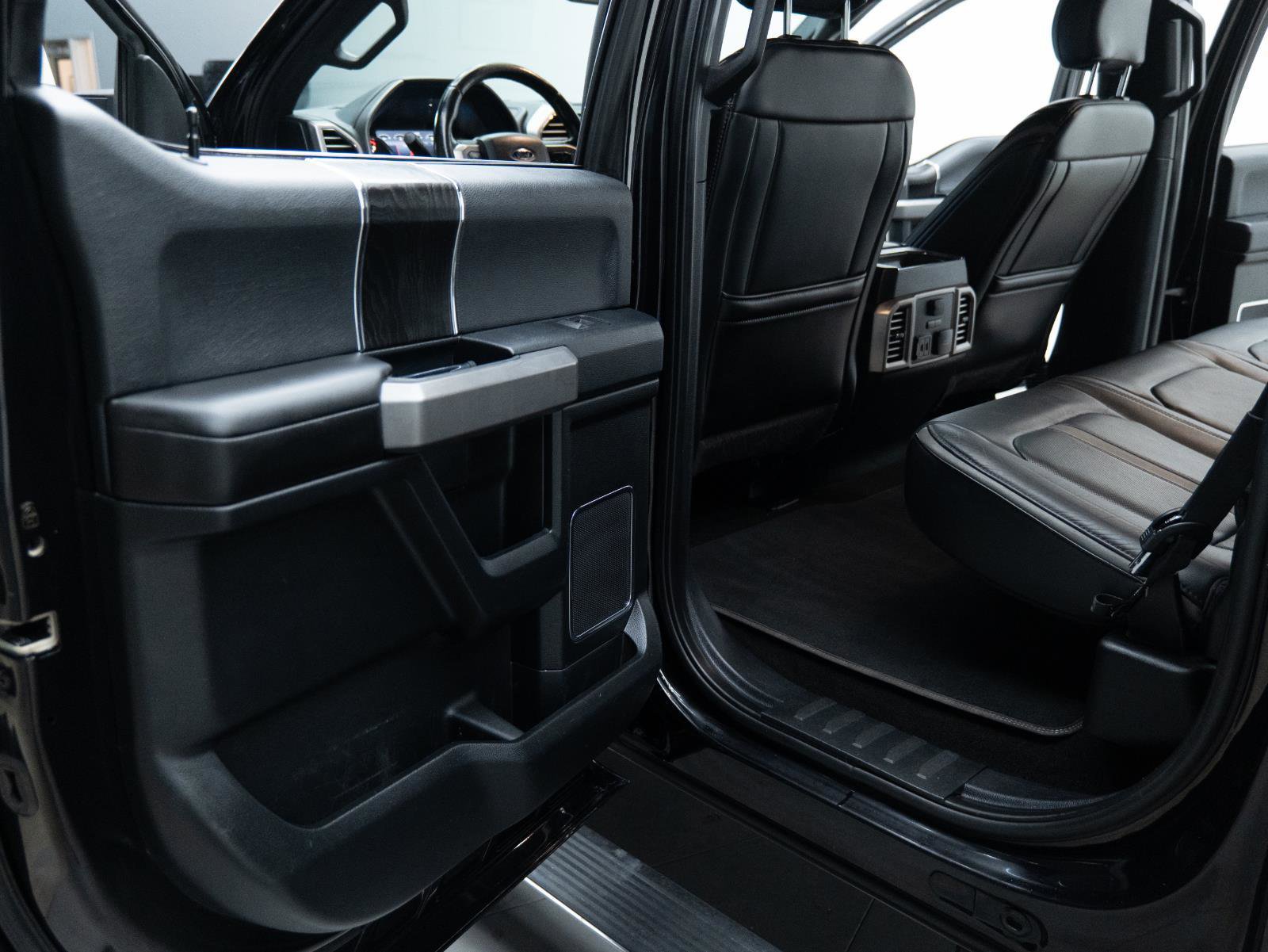 Used 2019 Ford F150 Platinum w/ Technology Package image 20