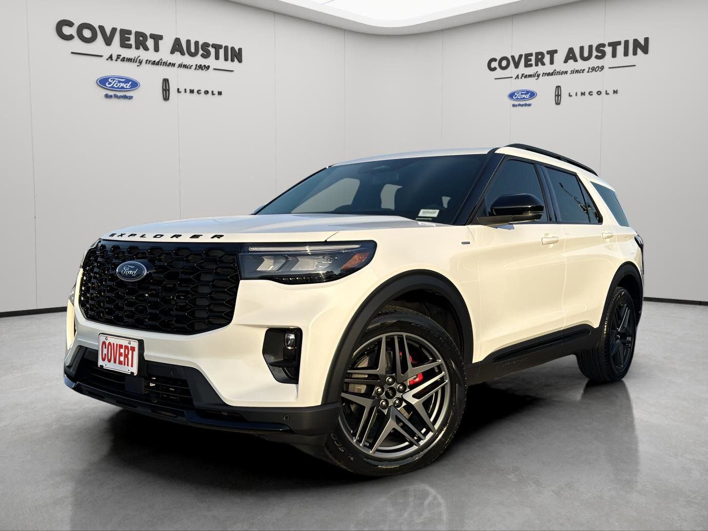 Certified 2025 Ford Explorer ST-Line w/ Premium Package image 1