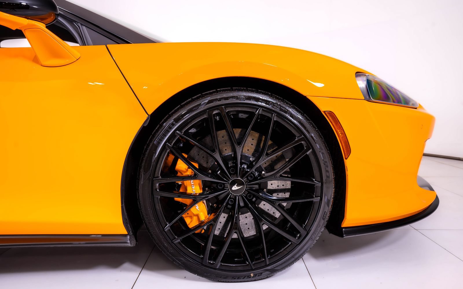 Used 2023 McLaren GT RWD image 16