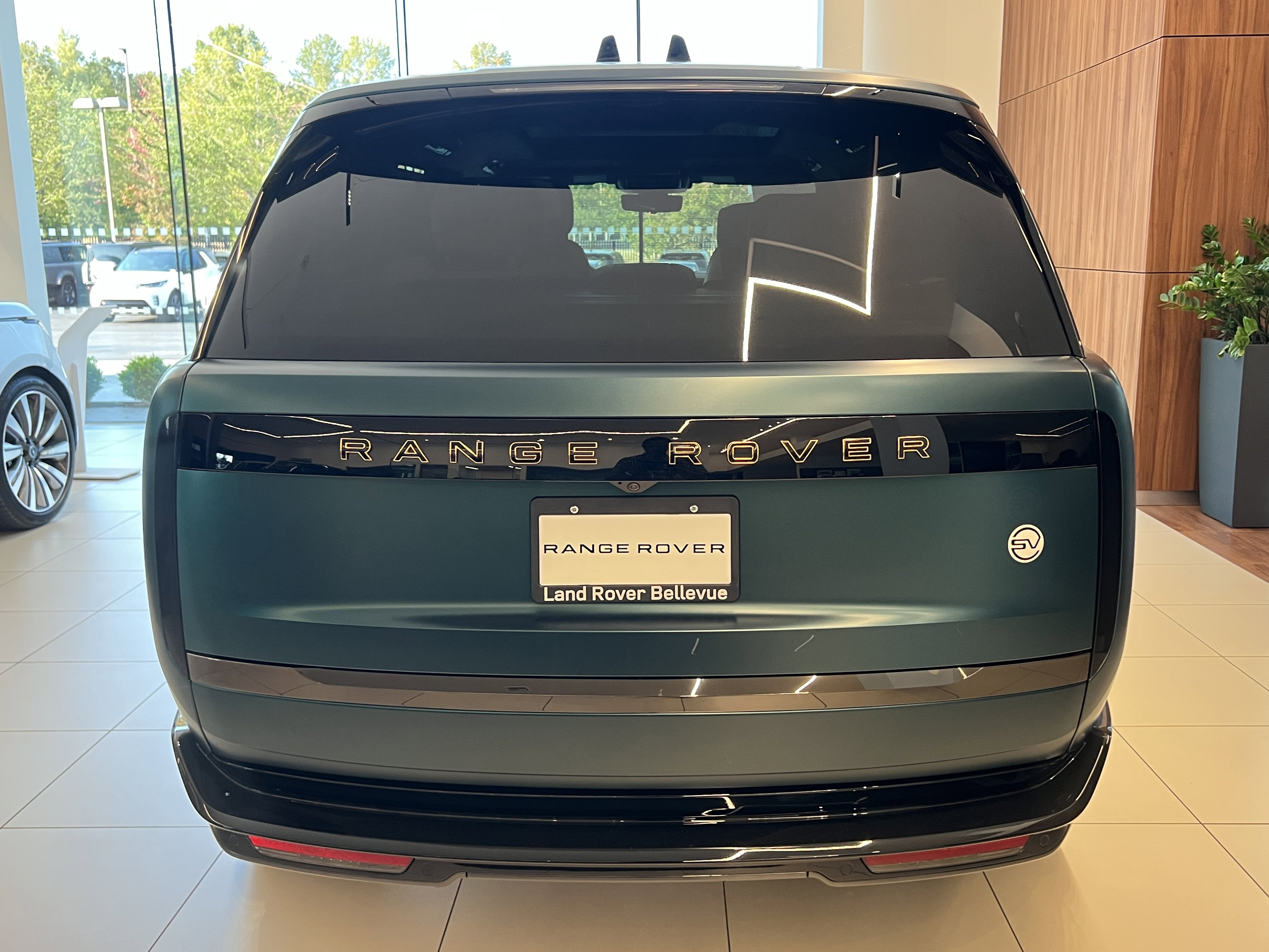 New 2025 Land Rover Range Rover SV image 6