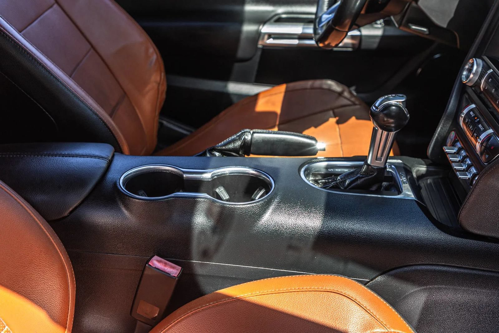 Used 2018 Ford Mustang Premium RWD image 43