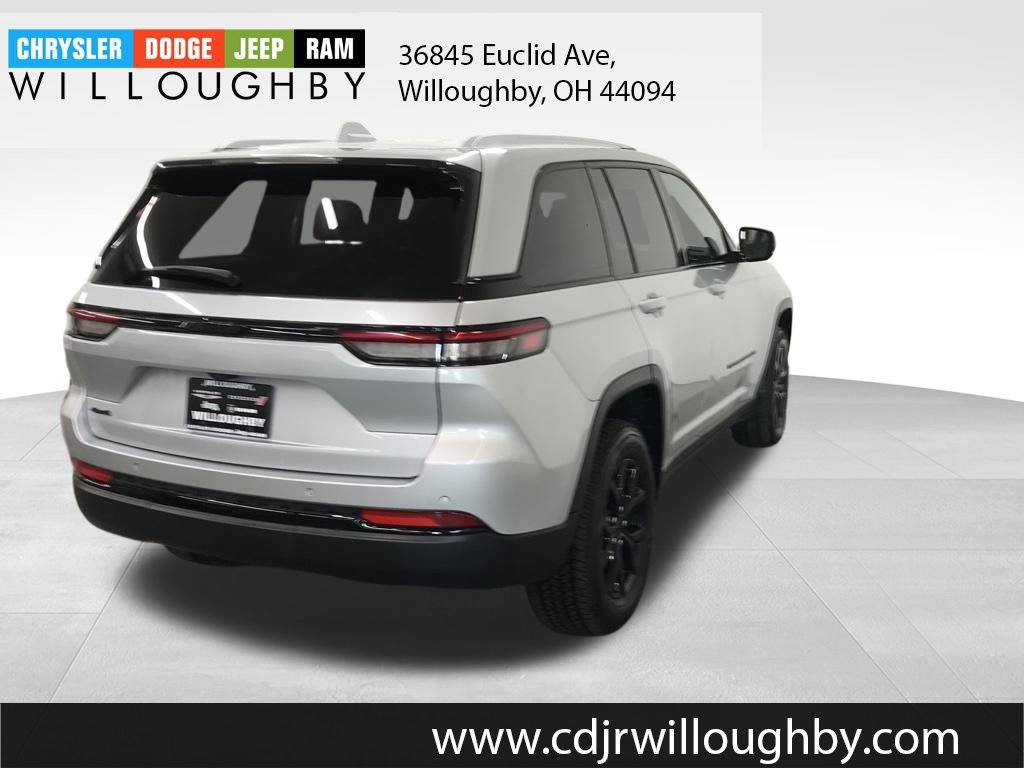 Used 2024 Jeep Grand Cherokee Altitude image 6