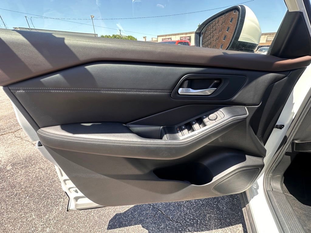 Certified 2022 Nissan Rogue SV w/ SV Premium Package FWD image 13