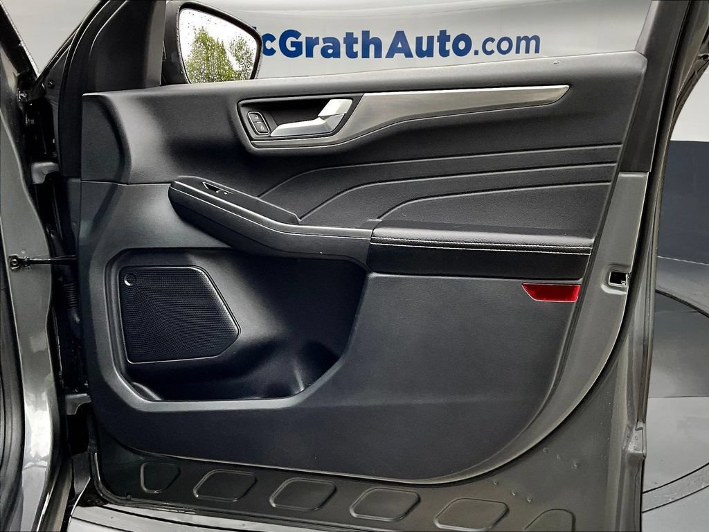 Used 2022 Ford Escape Titanium AWD/4WD image 31