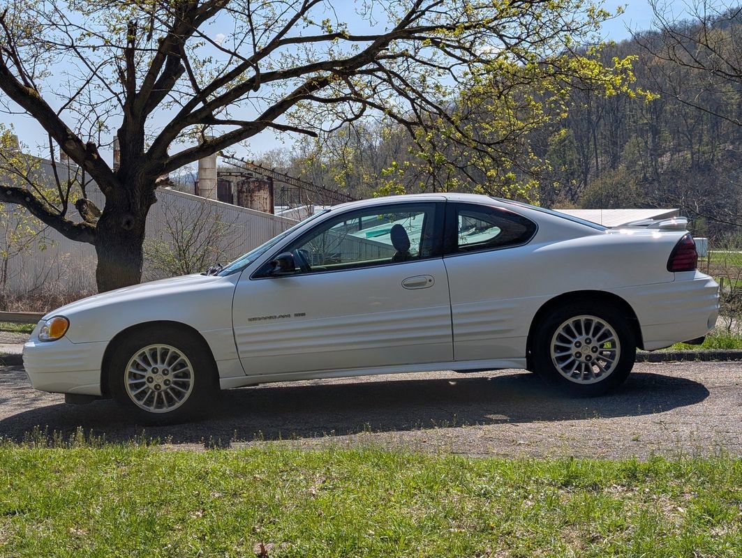 Used 2001 Pontiac Grand Am SE w/ Solid Value Appearance Pkg FWD image 29