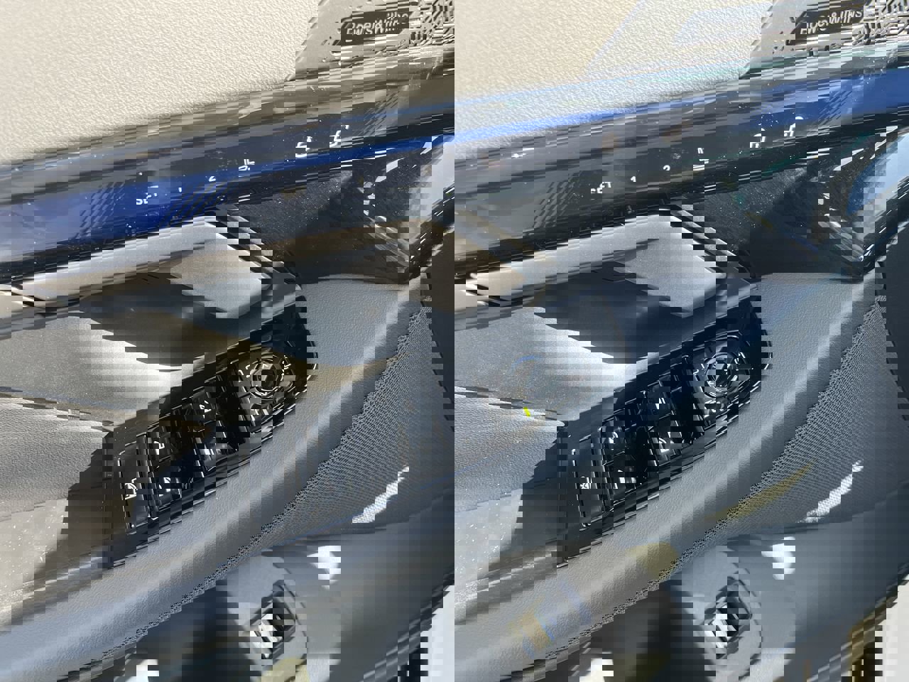 Used 2025 BMW i5 M60 w/ Premium Package image 19