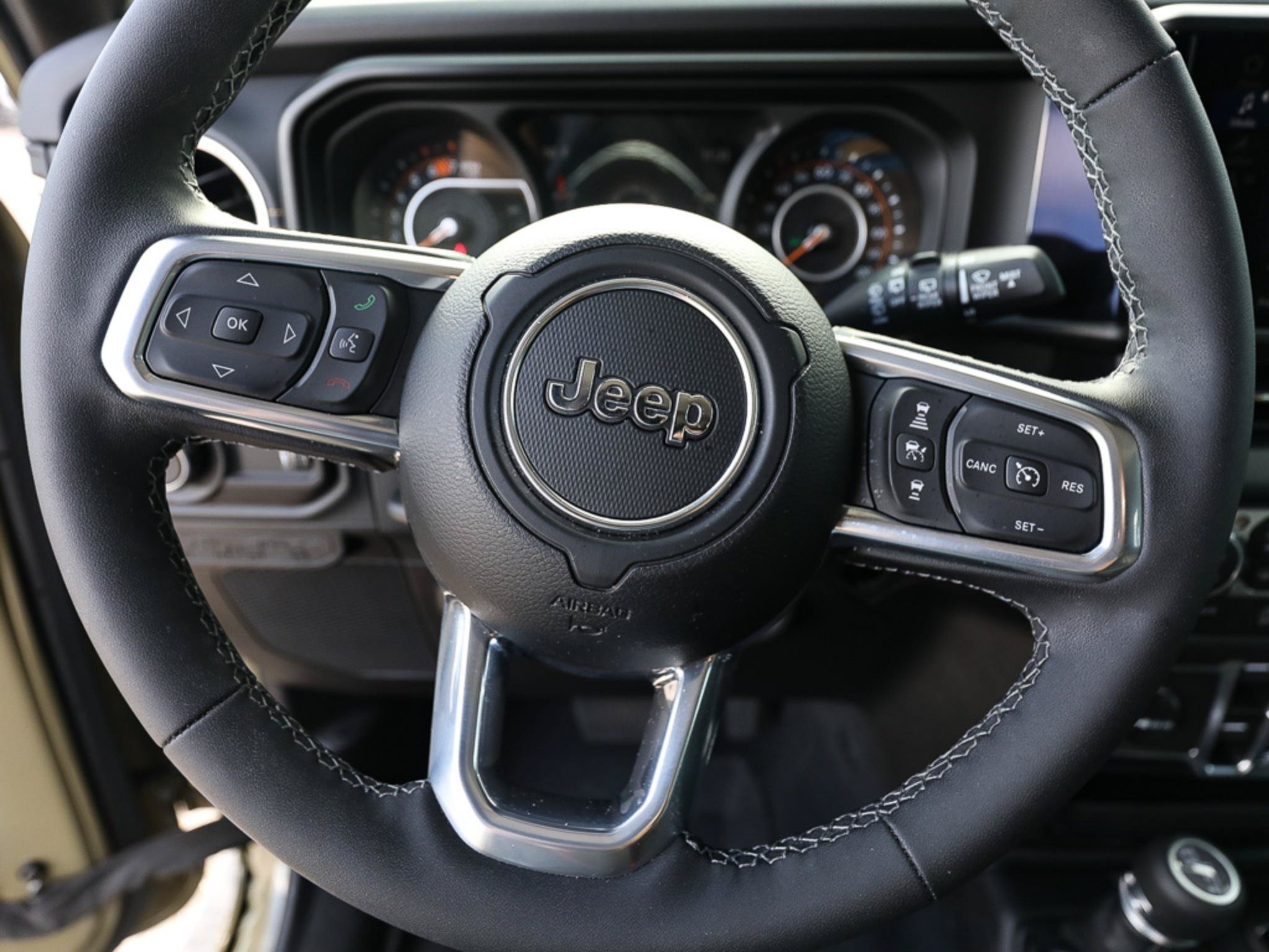 Used 2026 Jeep Wrangler Unlimited Sahara AWD/4WD image 15