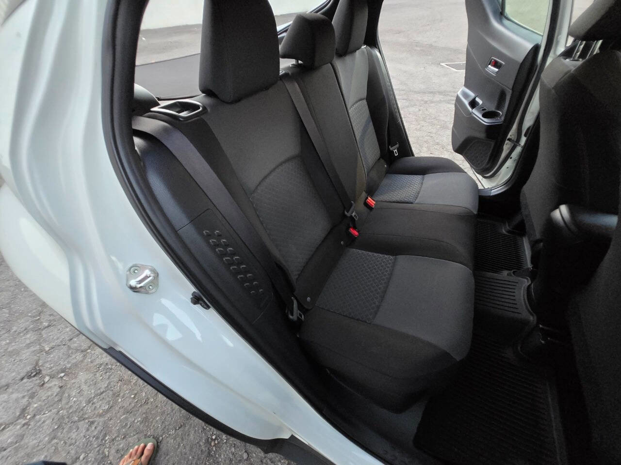 Used 2021 Toyota C-HR LE image 31