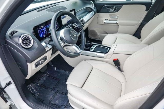 Used 2024 Mercedes-Benz EQB 300 4MATIC image 17