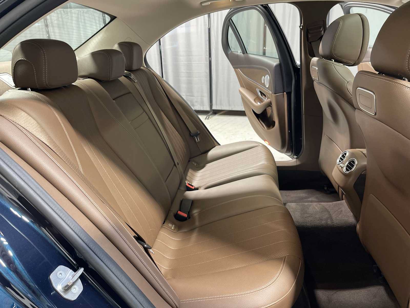 Used 2018 Mercedes-Benz E 400 4MATIC Sedan image 13