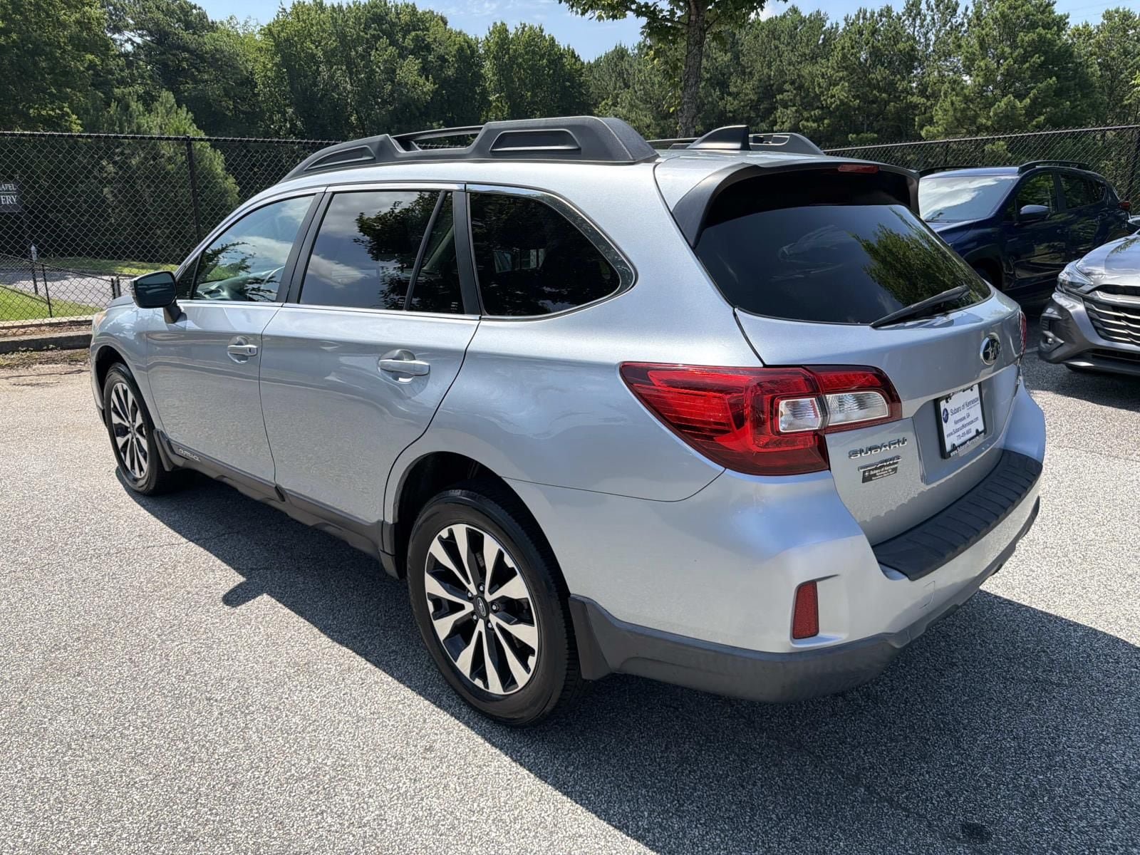 Used 2016 Subaru Outback 2.5i Limited AWD/4WD image 5