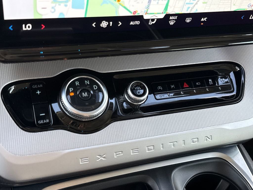 Certified 2025 Ford Expedition Active image 22