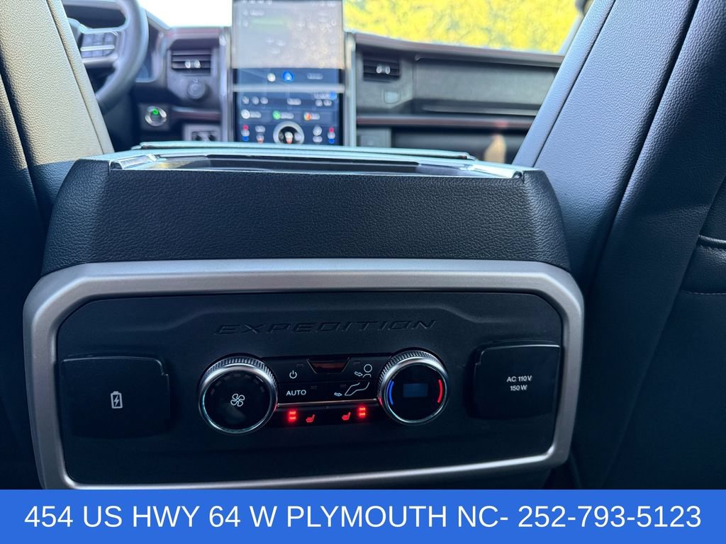Used 2023 Ford Expedition Limited AWD/4WD image 28