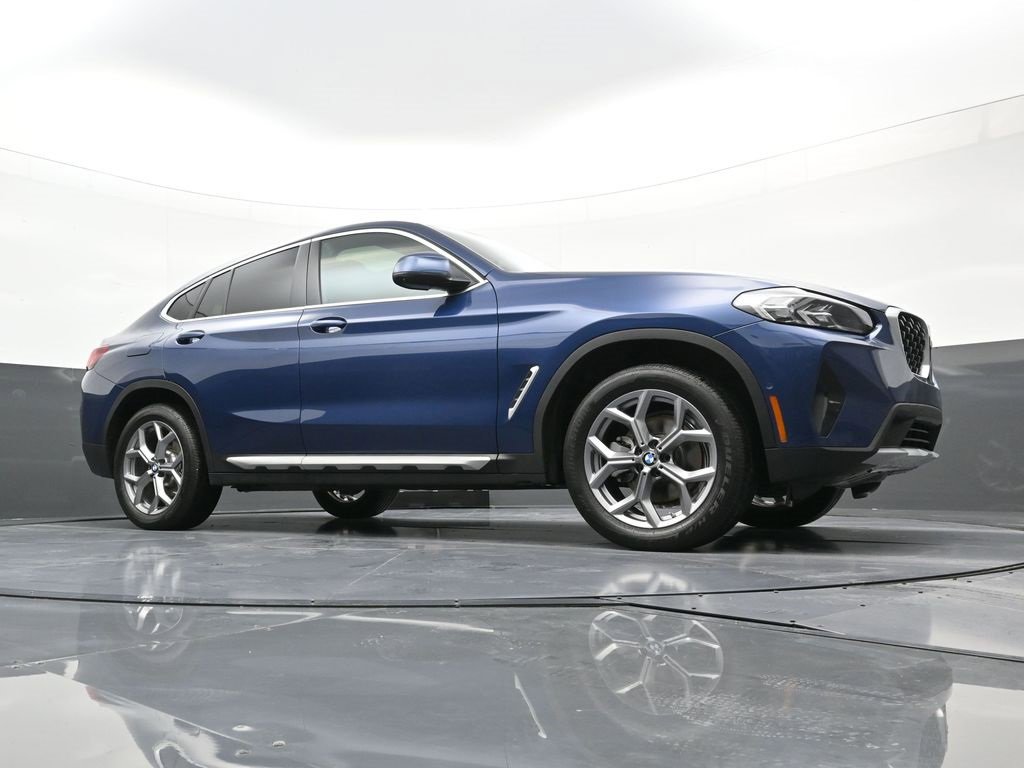 Used 2025 BMW X4 xDrive30i w/ Premium Package image 21
