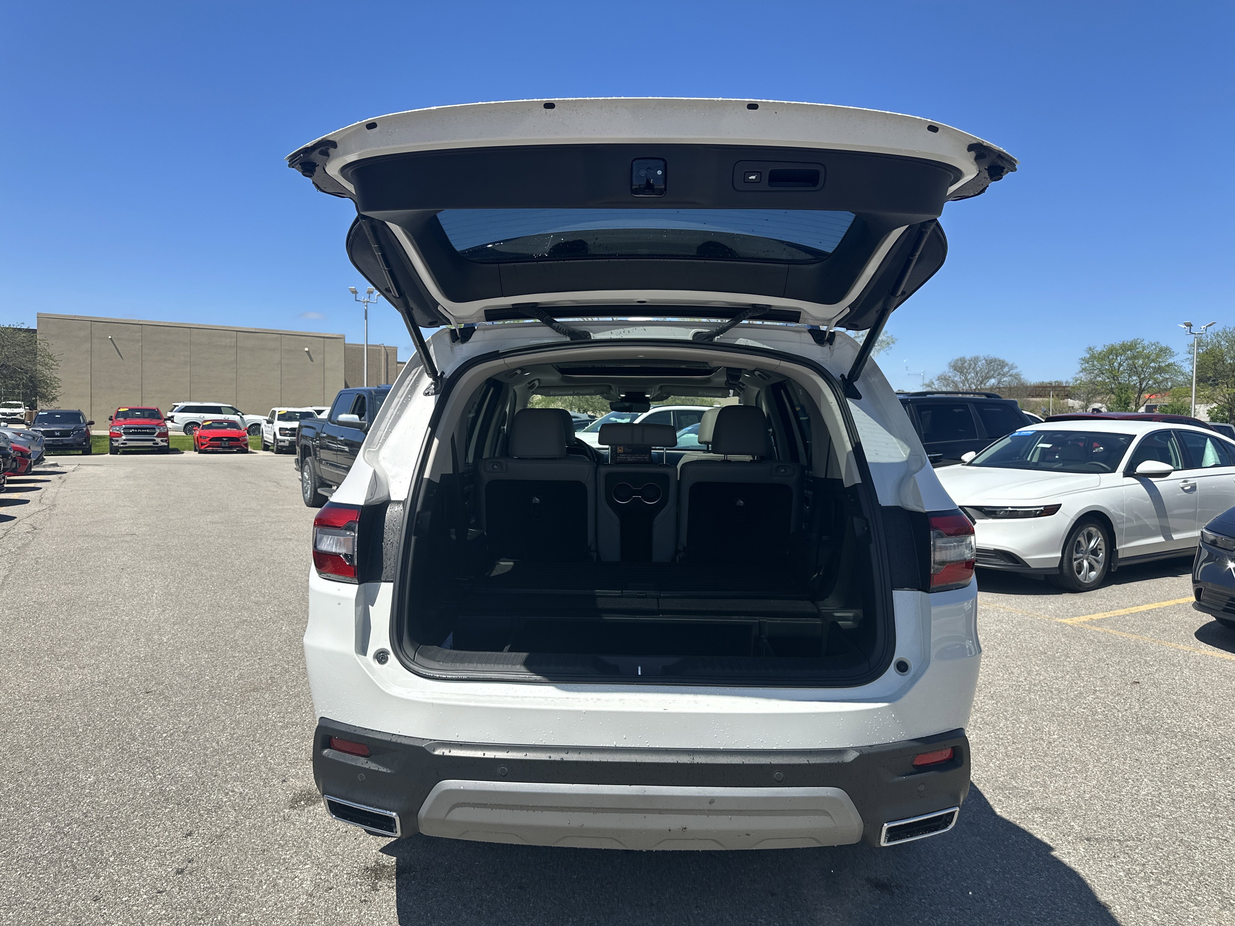 Certified 2023 Honda Pilot Touring image 10