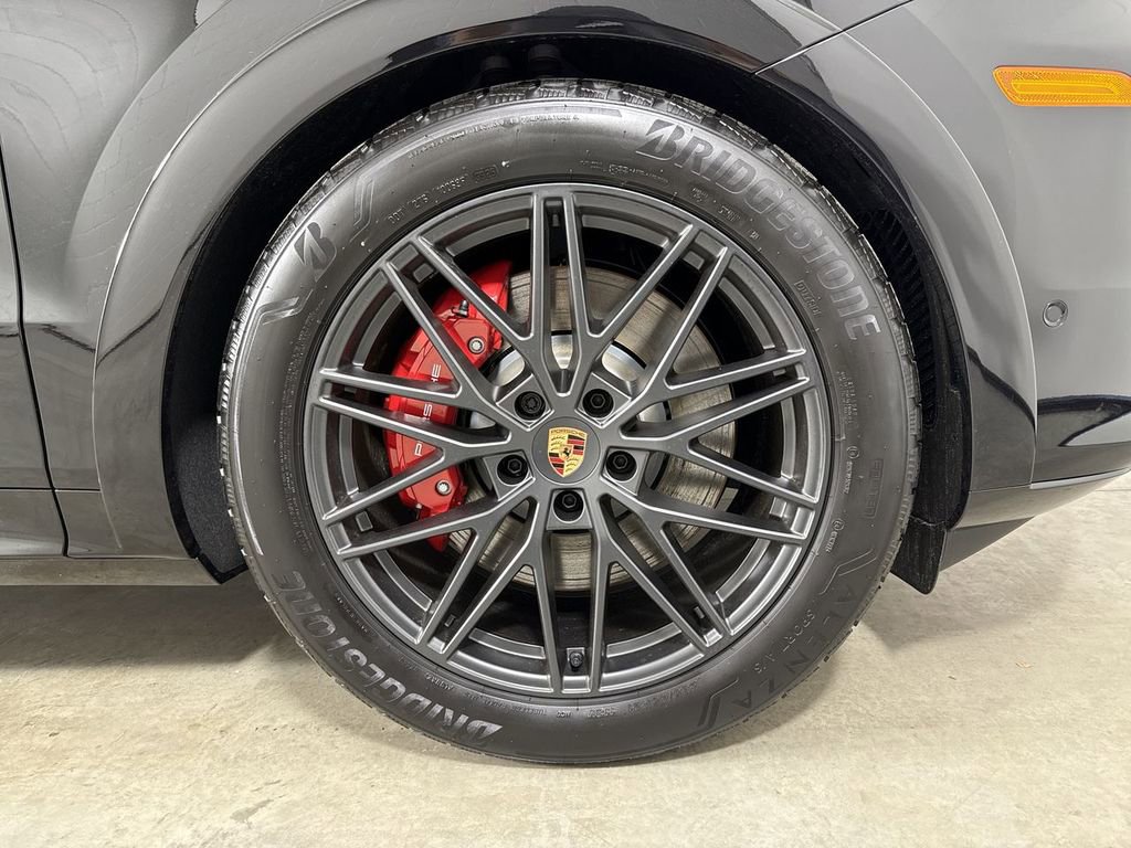 New 2026 Porsche Cayenne GTS image 15