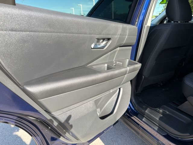 Used 2022 Nissan Pathfinder SV AWD/4WD image 23