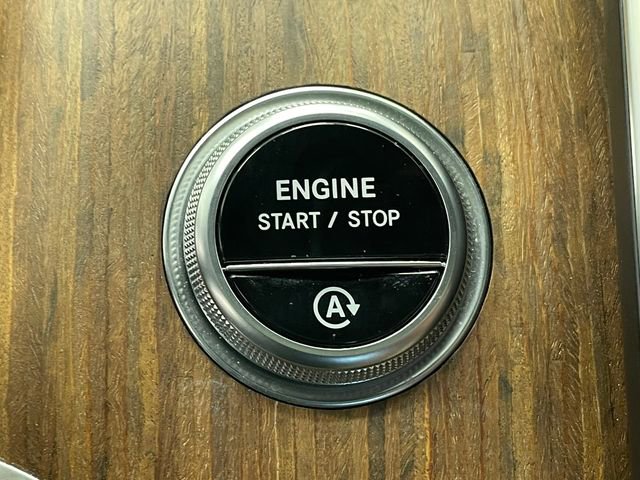 Used 2024 Mercedes-Benz GLC 300 4MATIC image 26