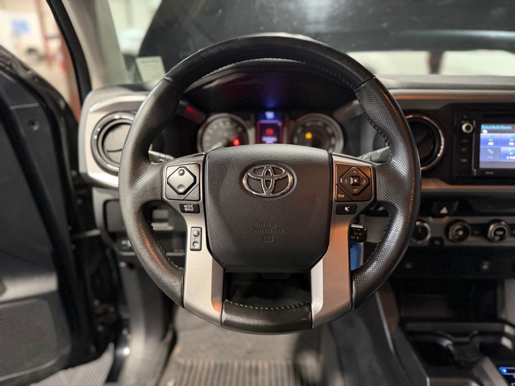 Used 2016 Toyota Tacoma SR5 w/ SR5 Appearance Package (SN) AWD/4WD image 13