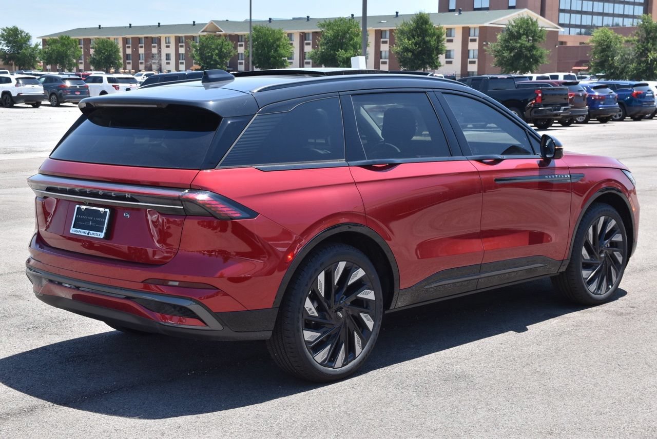 New 2026 Lincoln Nautilus Reserve w/ Jet Appearance Package AWD/4WD image 13