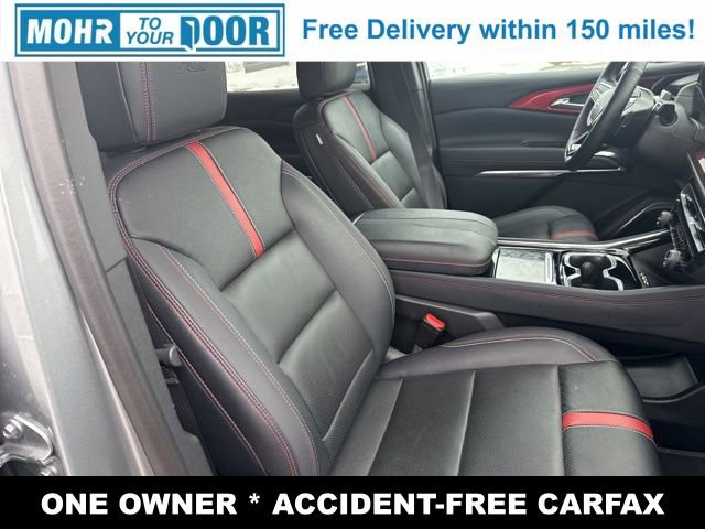 Used 2025 Chevrolet Traverse RS image 27
