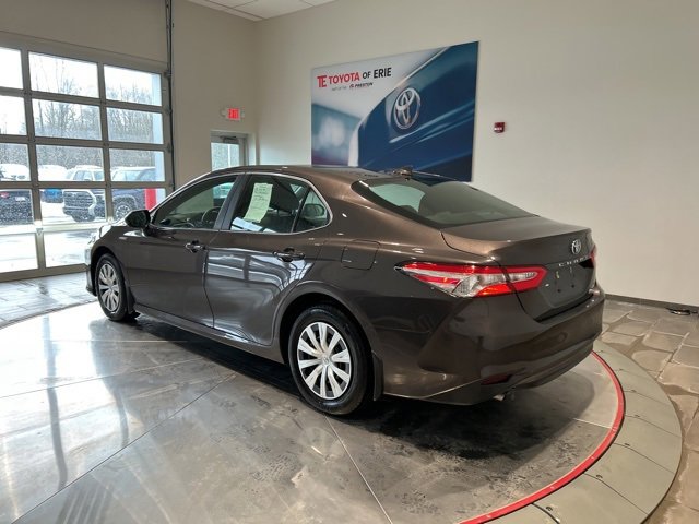 Used 2020 Toyota Camry LE image 5