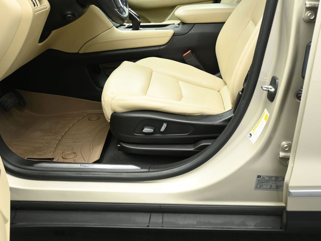 Used 2017 Cadillac XT5 FWD image 11