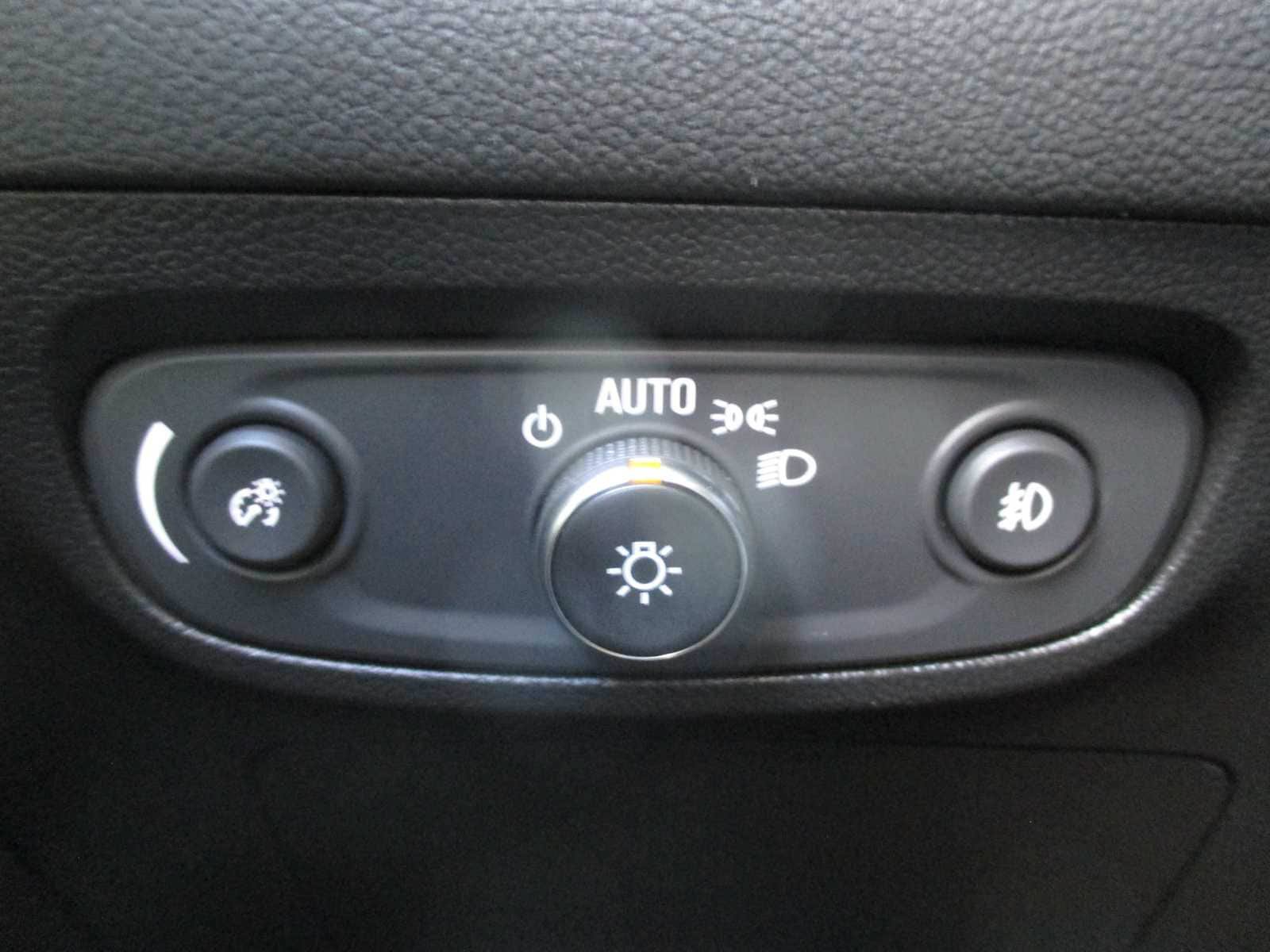 Used 2022 Buick Encore GX Preferred w/ Cold Weather Comfort Package FWD image 21