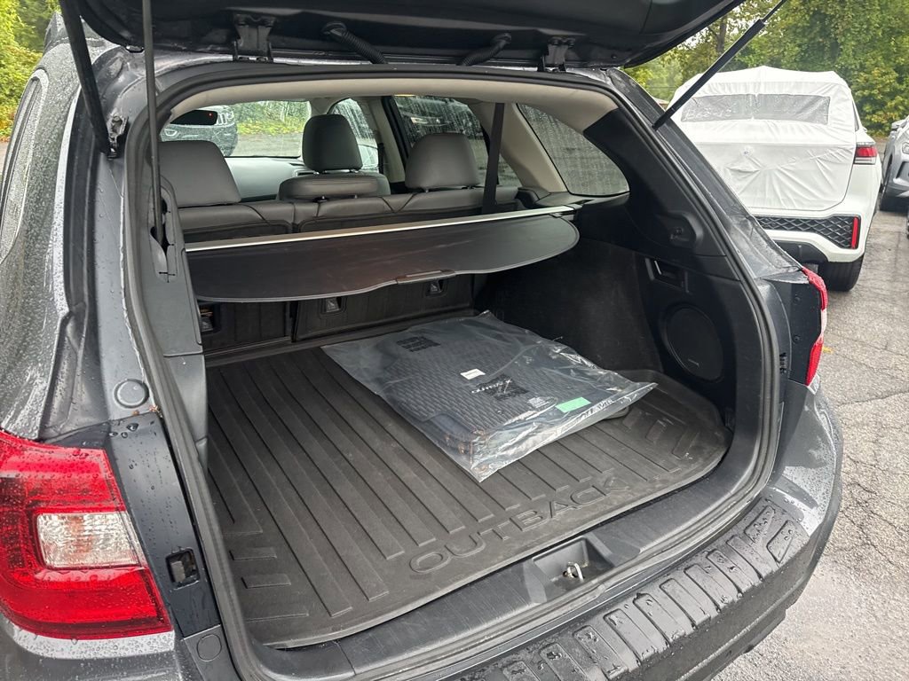 Used 2018 Subaru Outback 3.6R Limited image 13