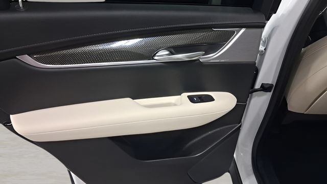 Used 2022 Cadillac XT5 Sportv w/ Technology Package AWD/4WD image 24