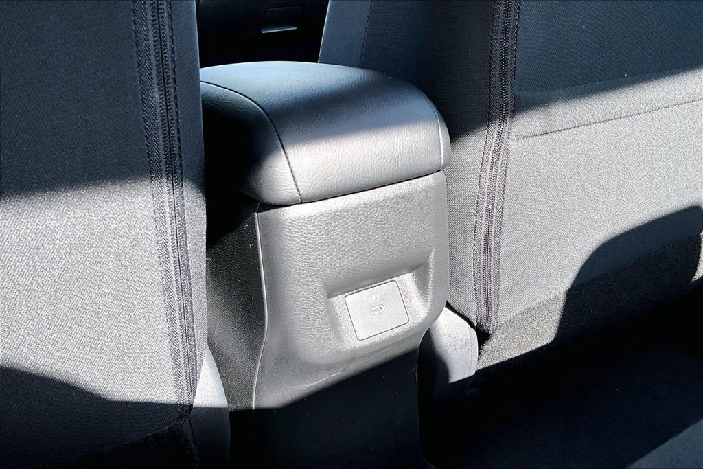 Used 2025 Nissan Versa SV w/ Trunk Package FWD image 32
