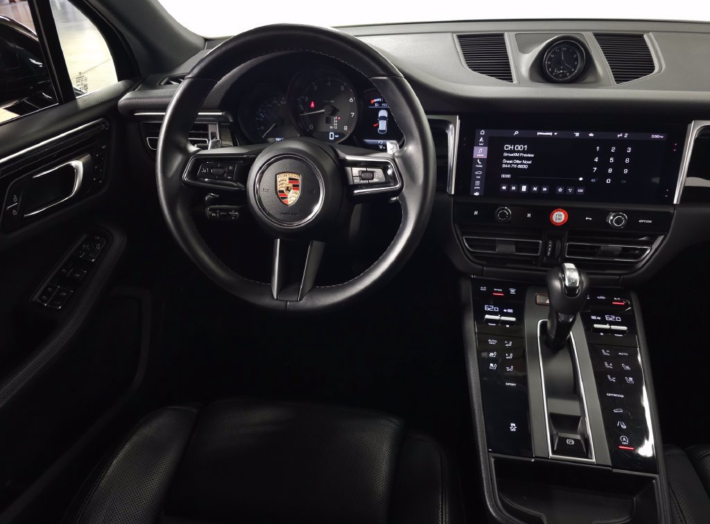 Used 2024 Porsche Macan Turbo AWD/4WD image 21