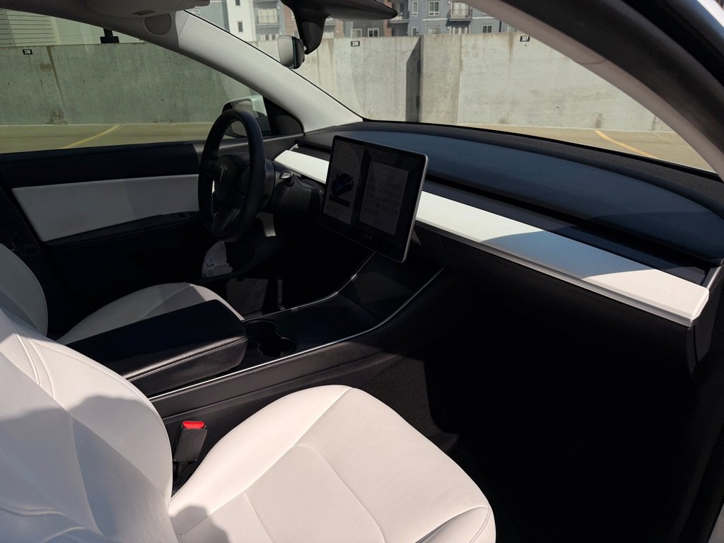 Used 2021 Tesla Model Y Long Range image 17